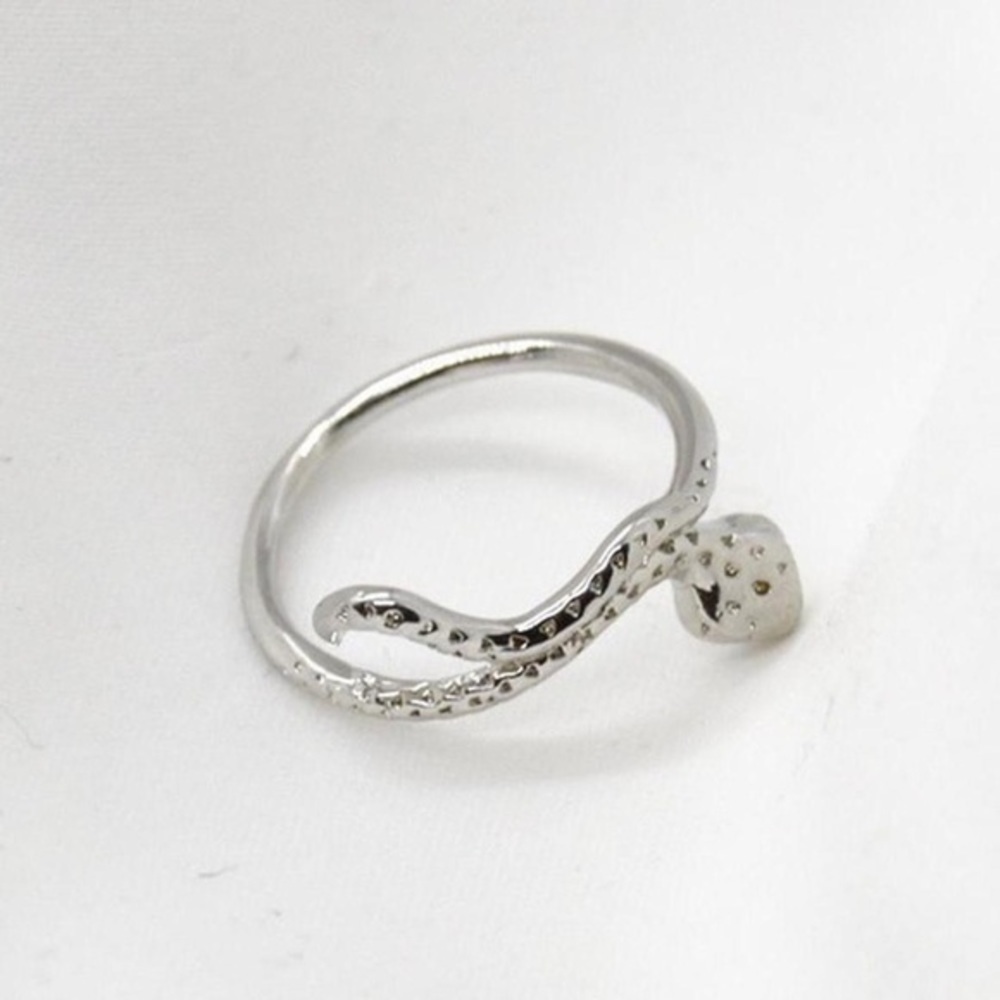 Minimal Snake Ring - Picture 2 of 4